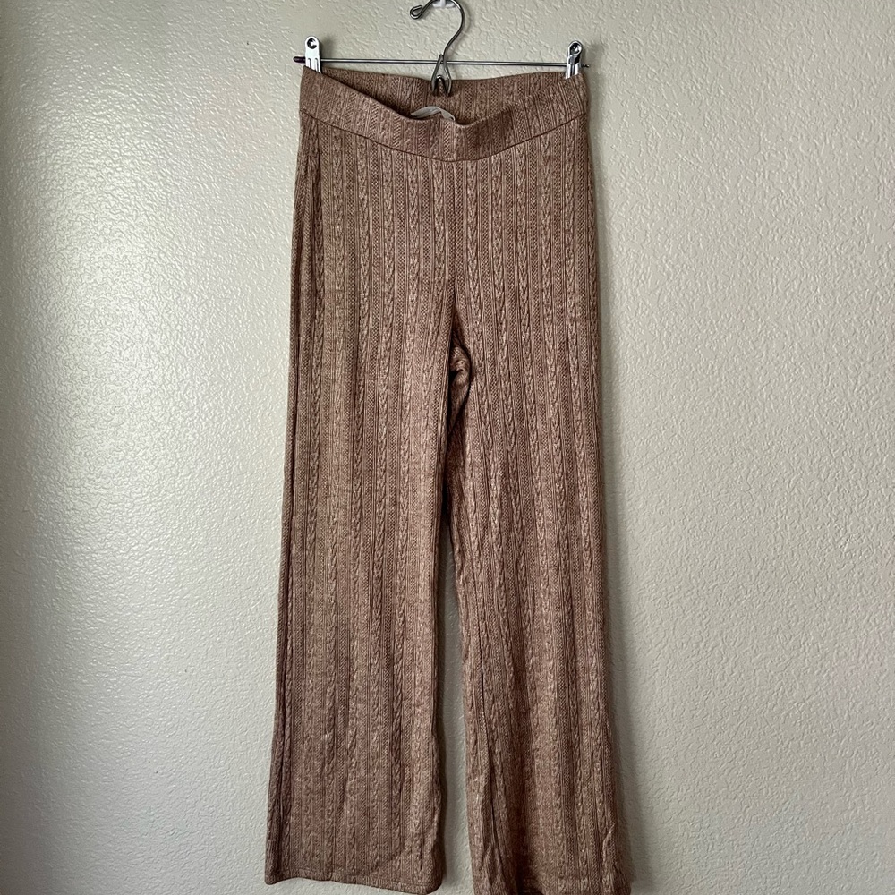 Knitted Crop Top and Wide Leg Pant Set - Picture 6 of 8